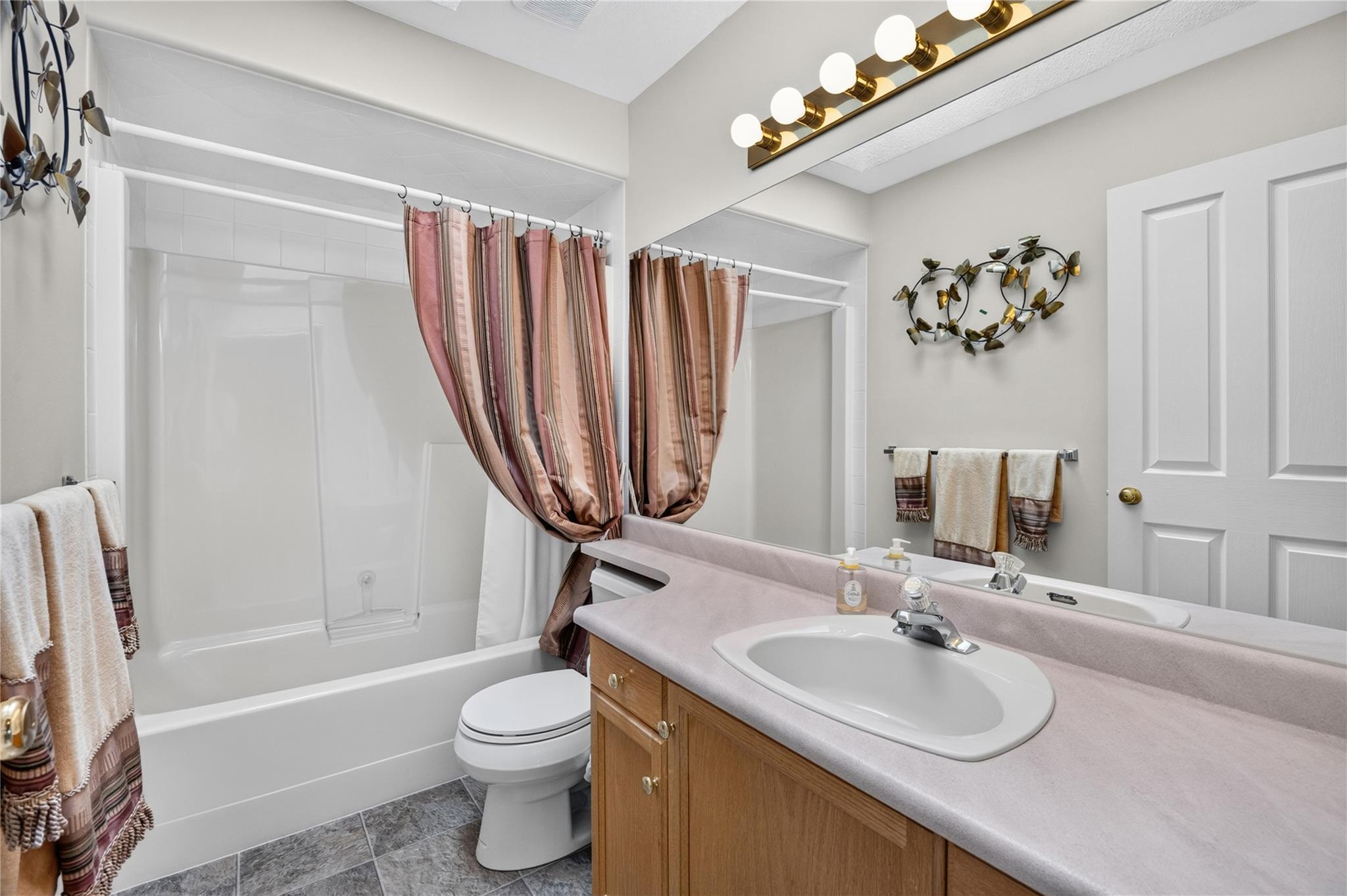 4015 Logie Court Kelowna V1W 3Y6