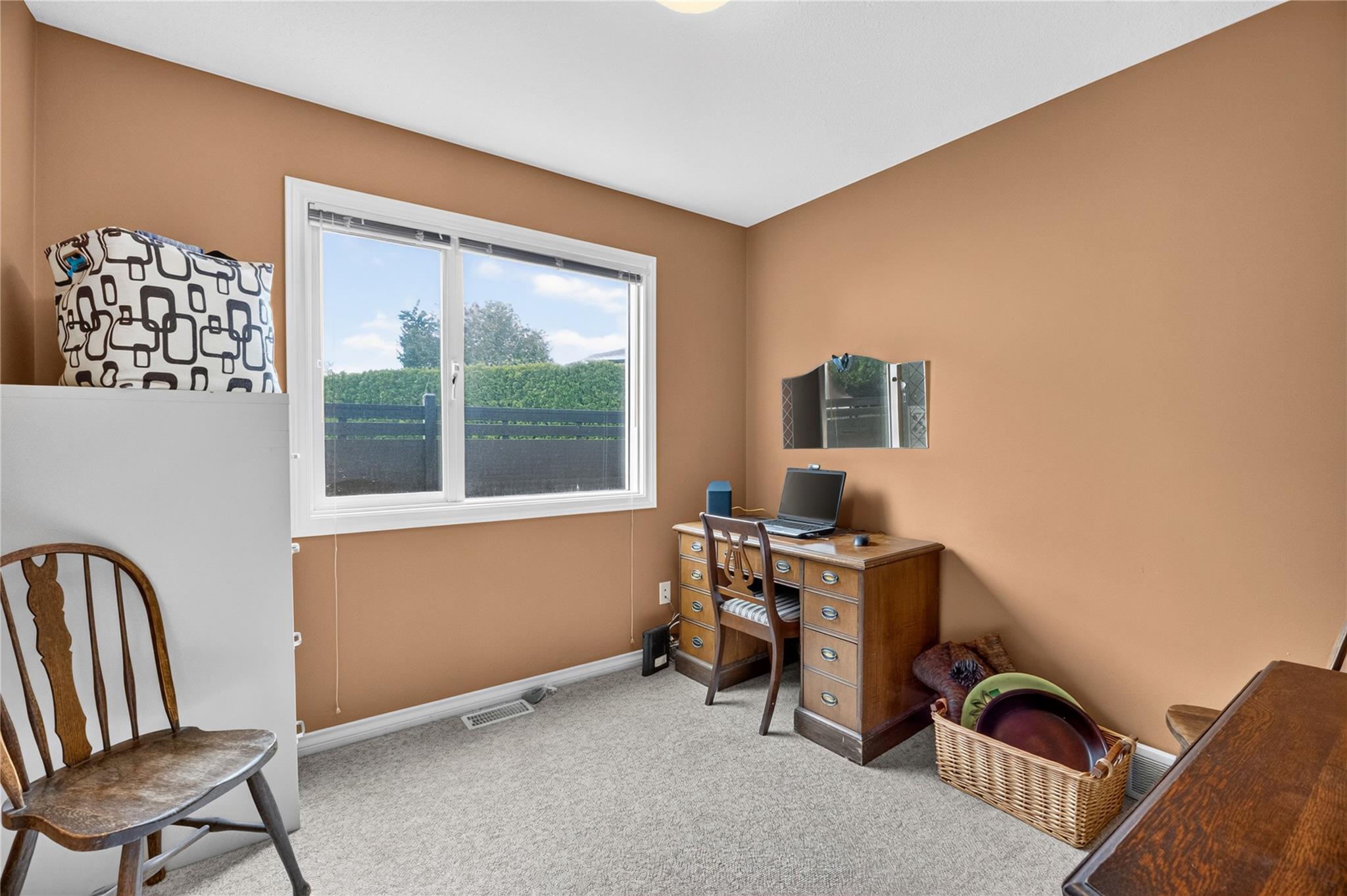 4015 Logie Court Kelowna V1W 3Y6
