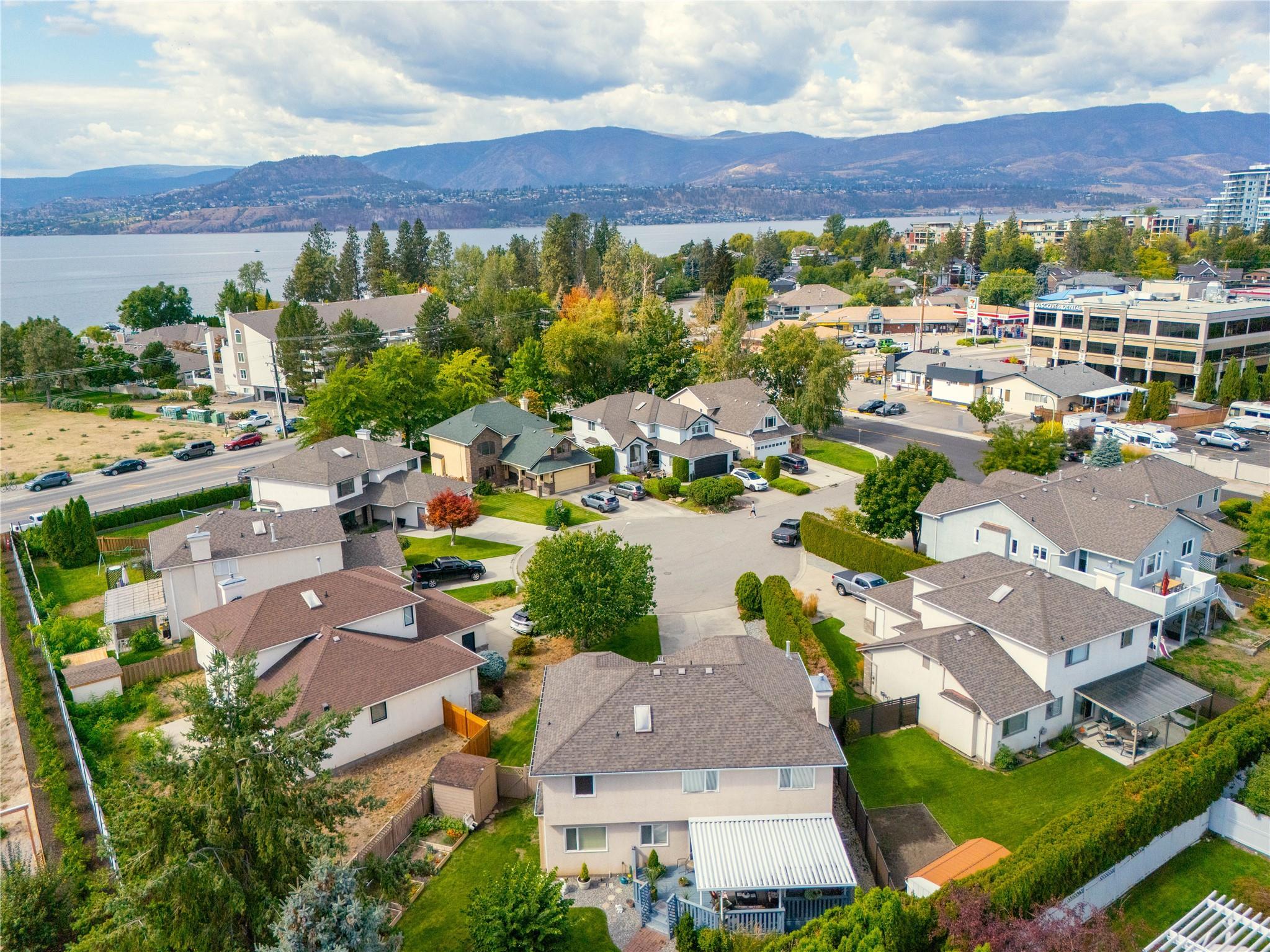 4015 Logie Court Kelowna V1W 3Y6
