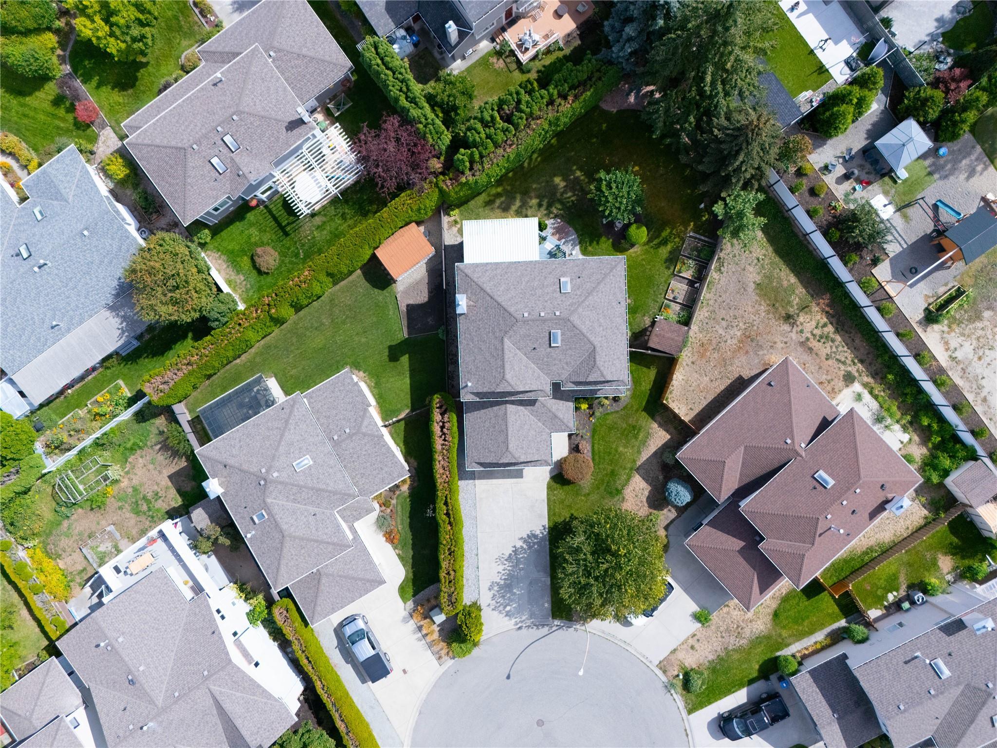 4015 Logie Court Kelowna V1W 3Y6