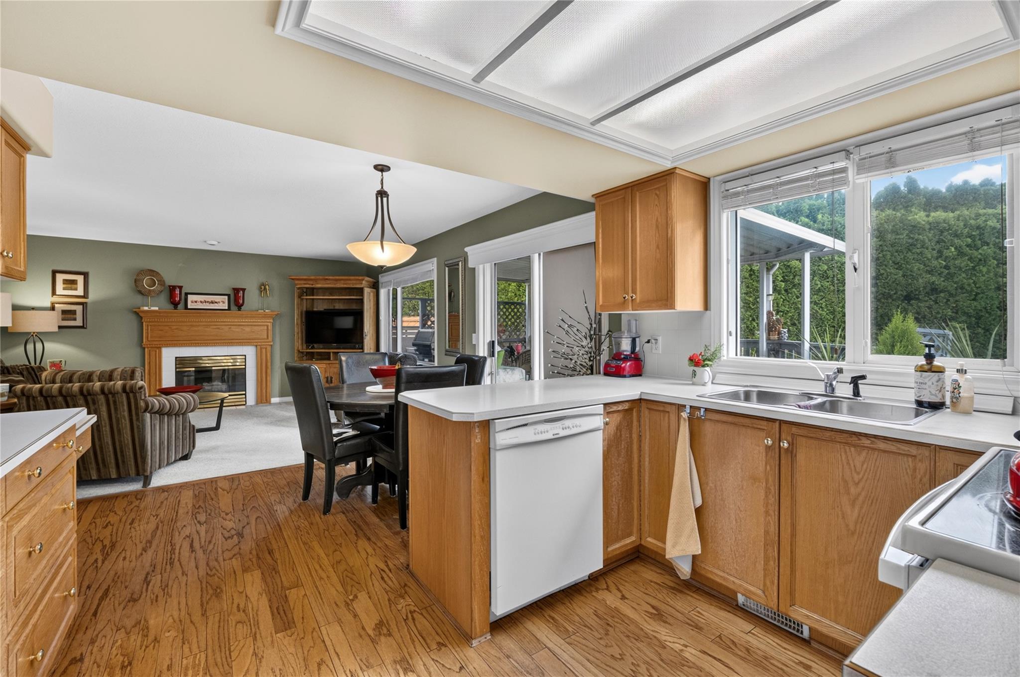 4015 Logie Court Kelowna V1W 3Y6