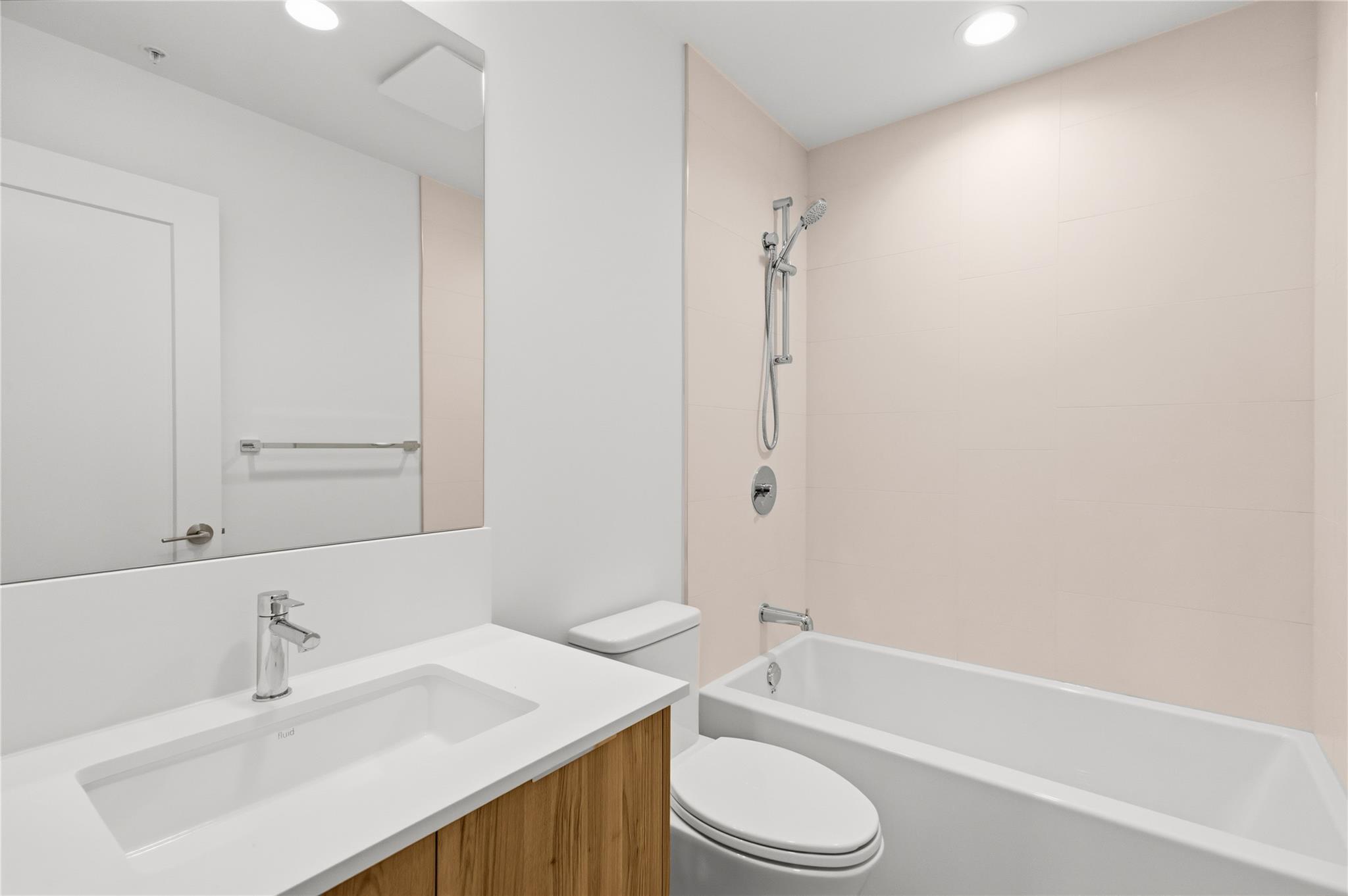 270 Riverside Drive 415 Penticton V2A 5Y5