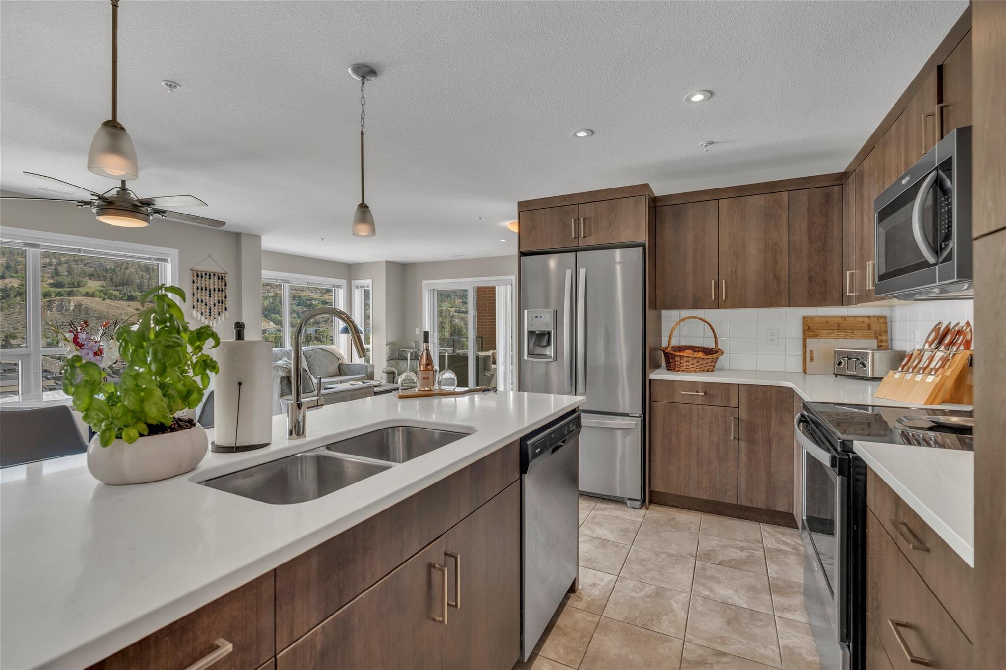 3388 Skaha Lake Road 807 Penticton V2A 6G4
