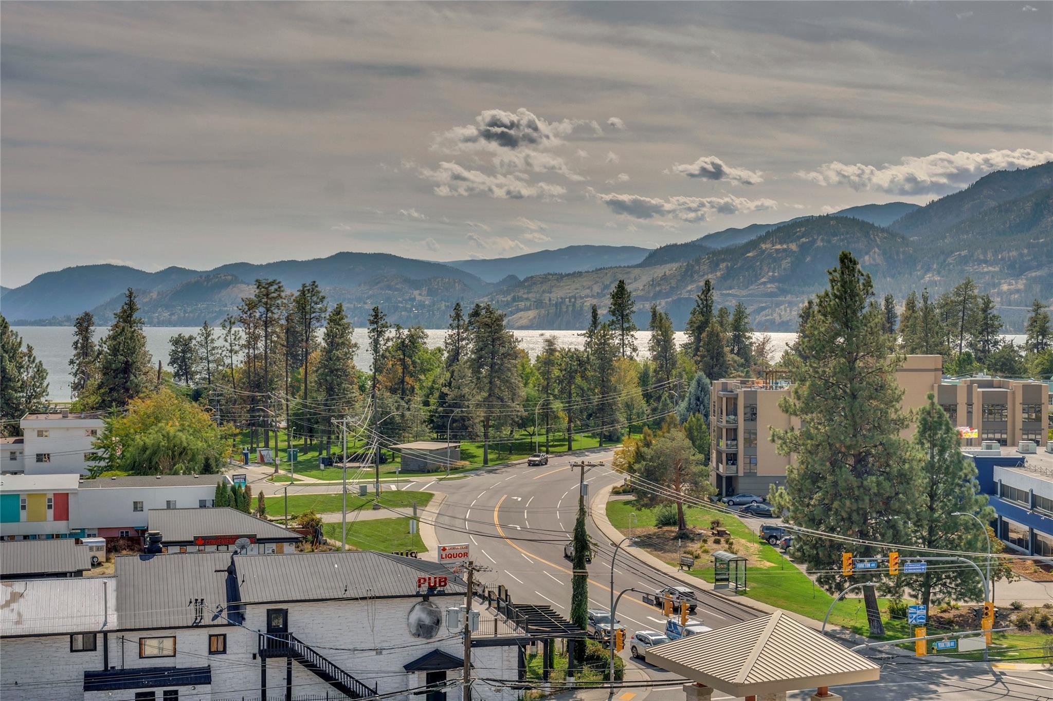 3388 Skaha Lake Road 807 Penticton V2A 6G4