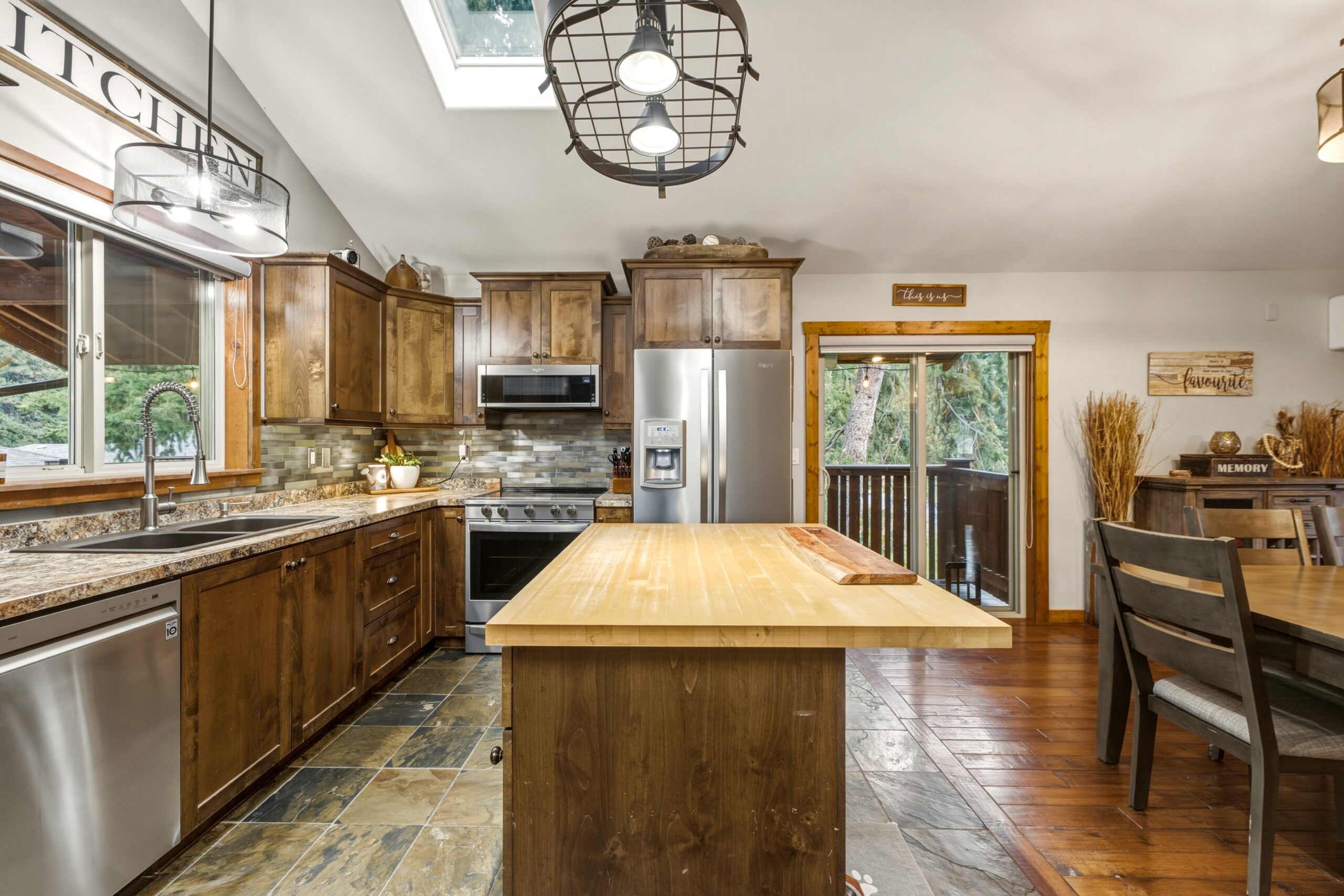 225 Falcon Avenue Vernon V1H 2A1