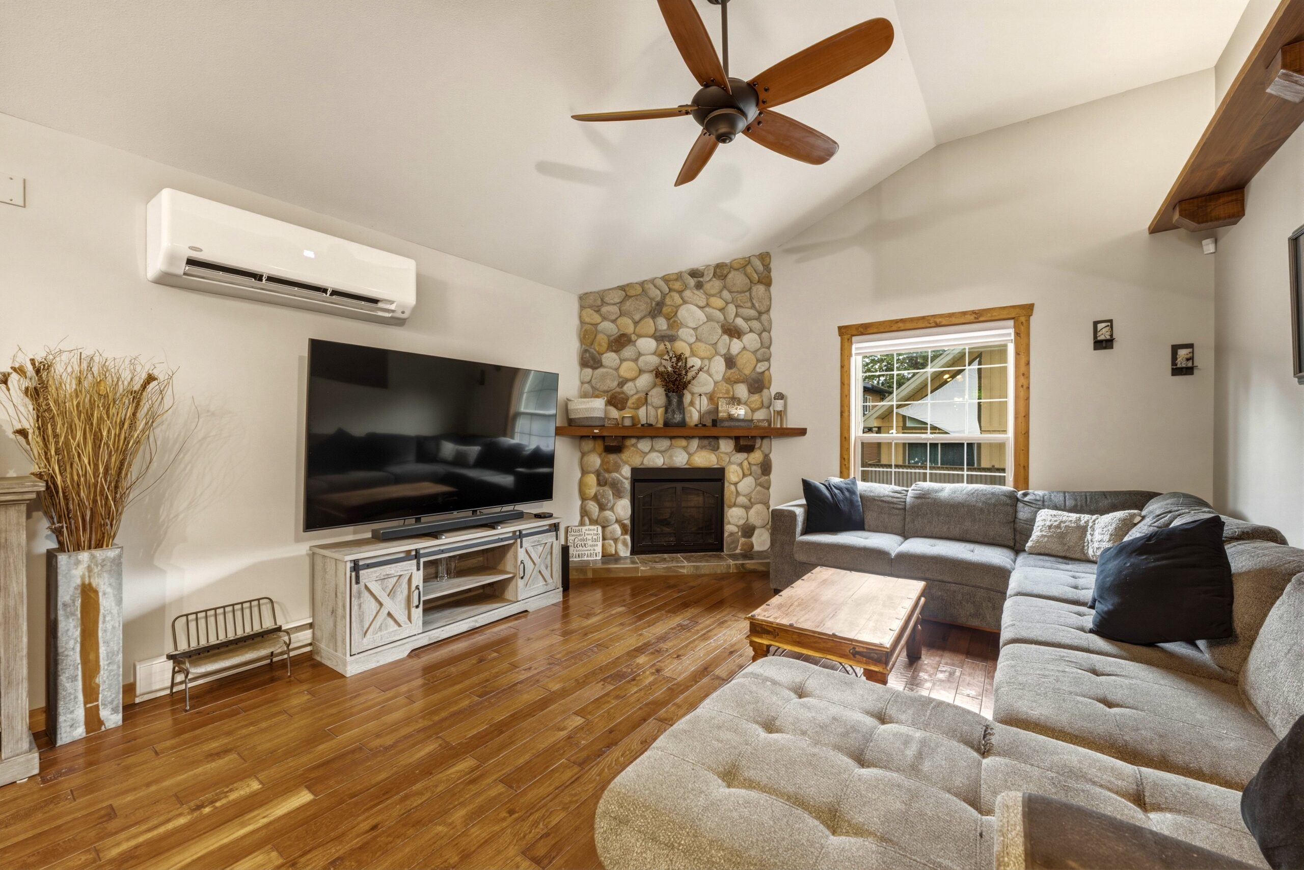 225 Falcon Avenue Vernon V1H 2A1