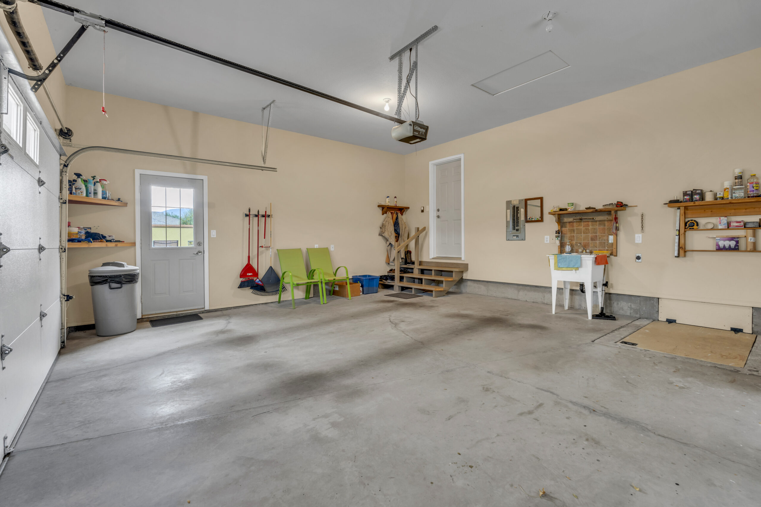 449 Ridge Place Penticton V2A 8N7