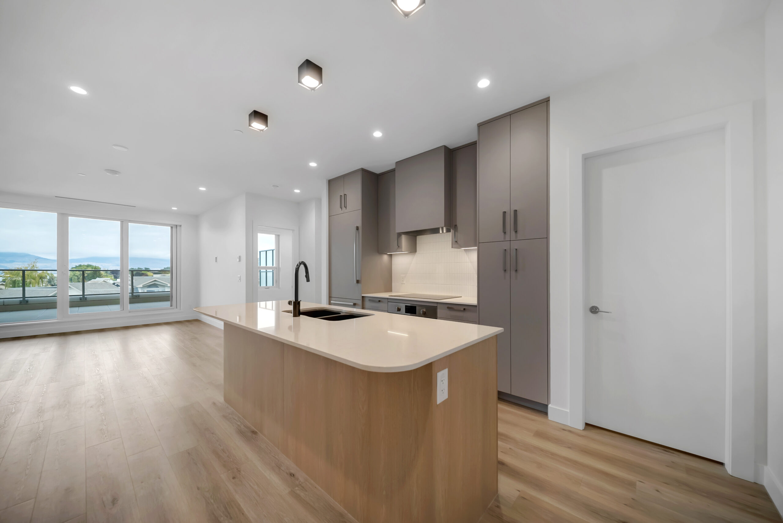 3300 Lakeshore Road 418 Kelowna V1W 0H6