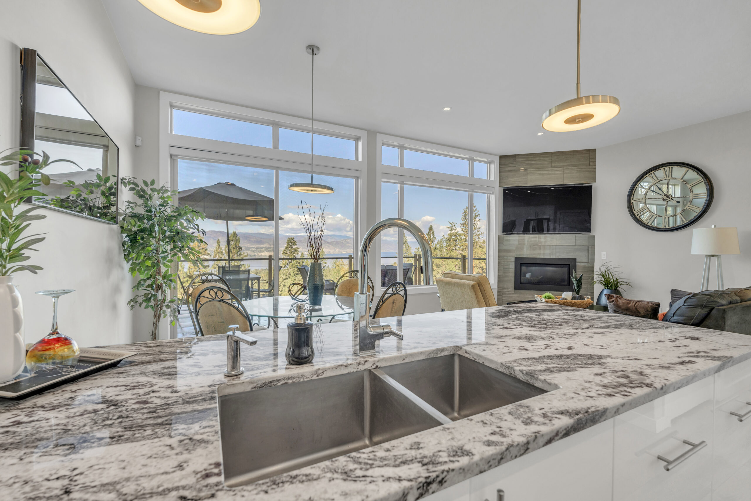 2864 Arawana Road Naramata V0H 1N1