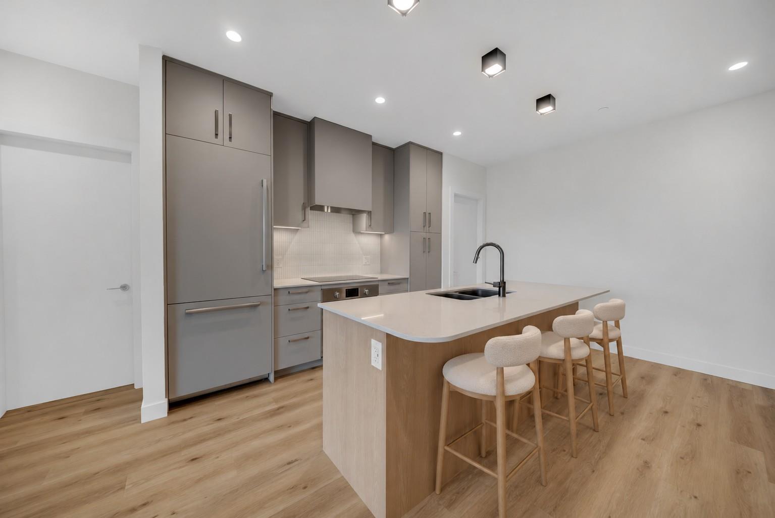 3300 Lakeshore Road 418 Kelowna V1W 0H6