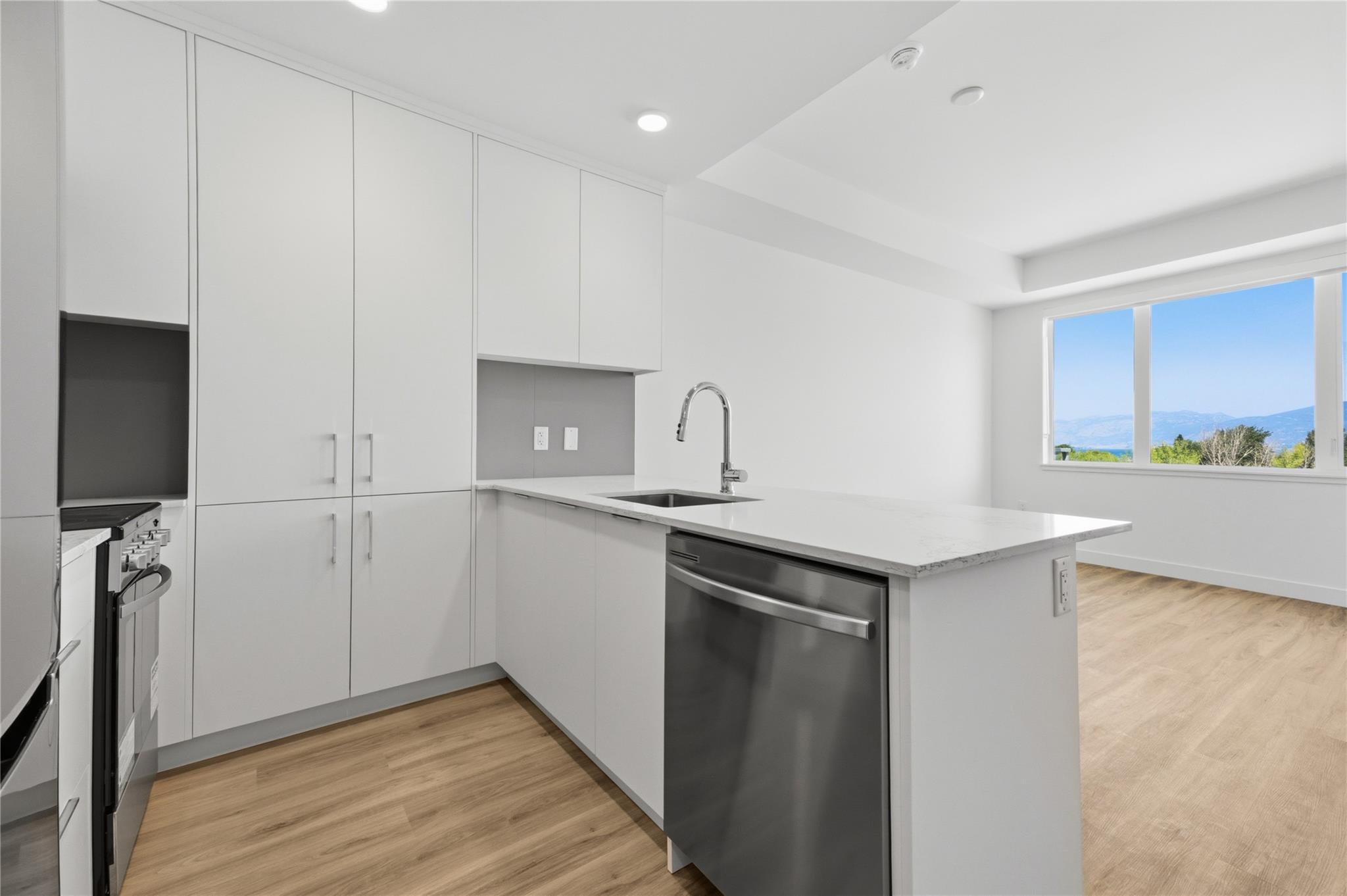 270 Riverside Drive 617 Penticton V2A 5Y5