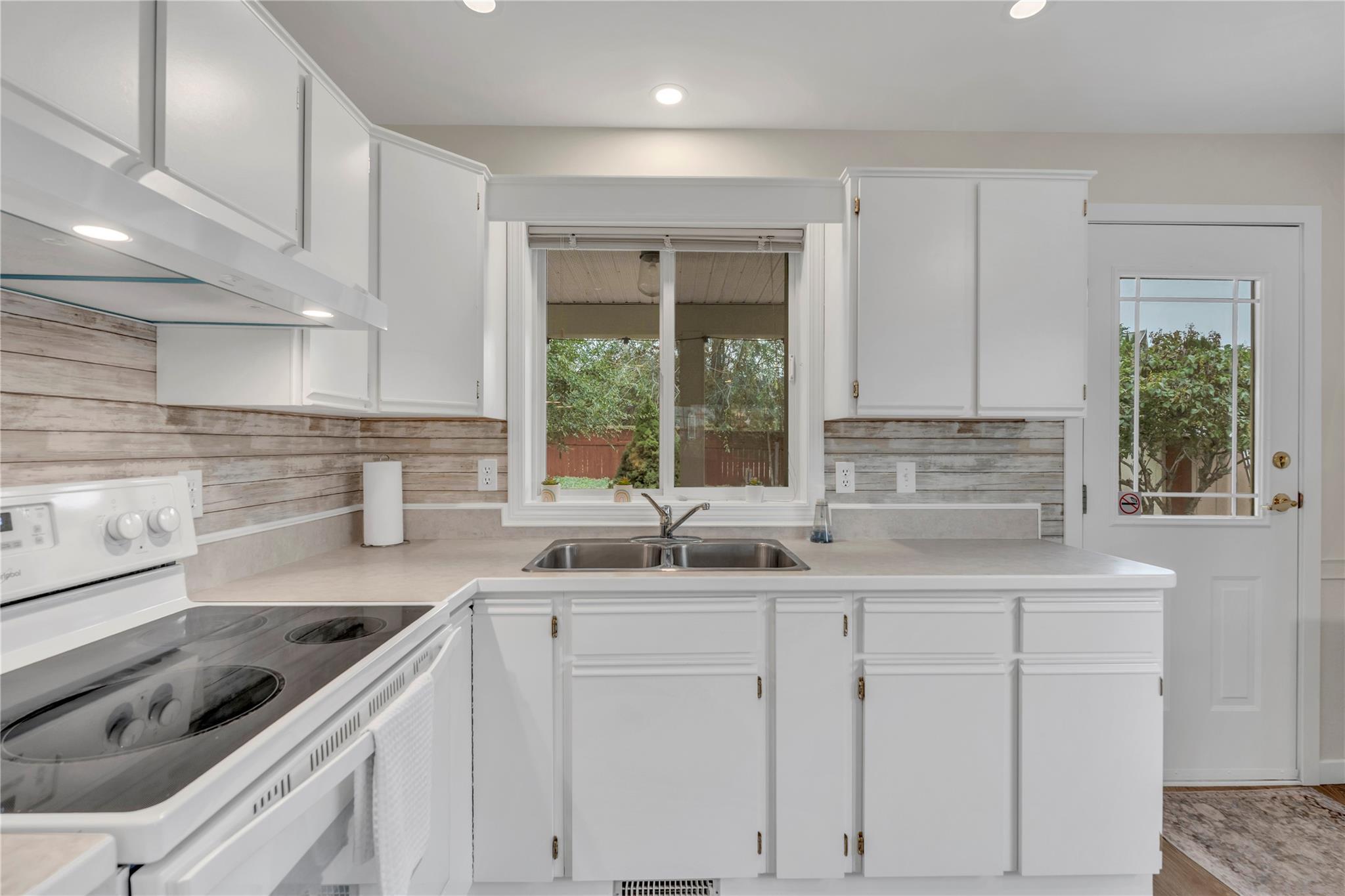 114 Vancouver Place Penticton V2A 1A7
